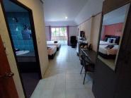 triple-room-with-city-view-samui-green-hotel-9